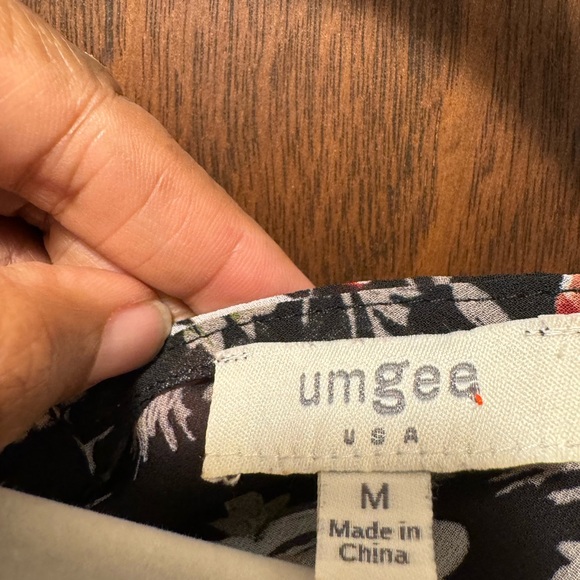 Umgee babydoll black floral top with ruffles size M - Picture 3 of 15